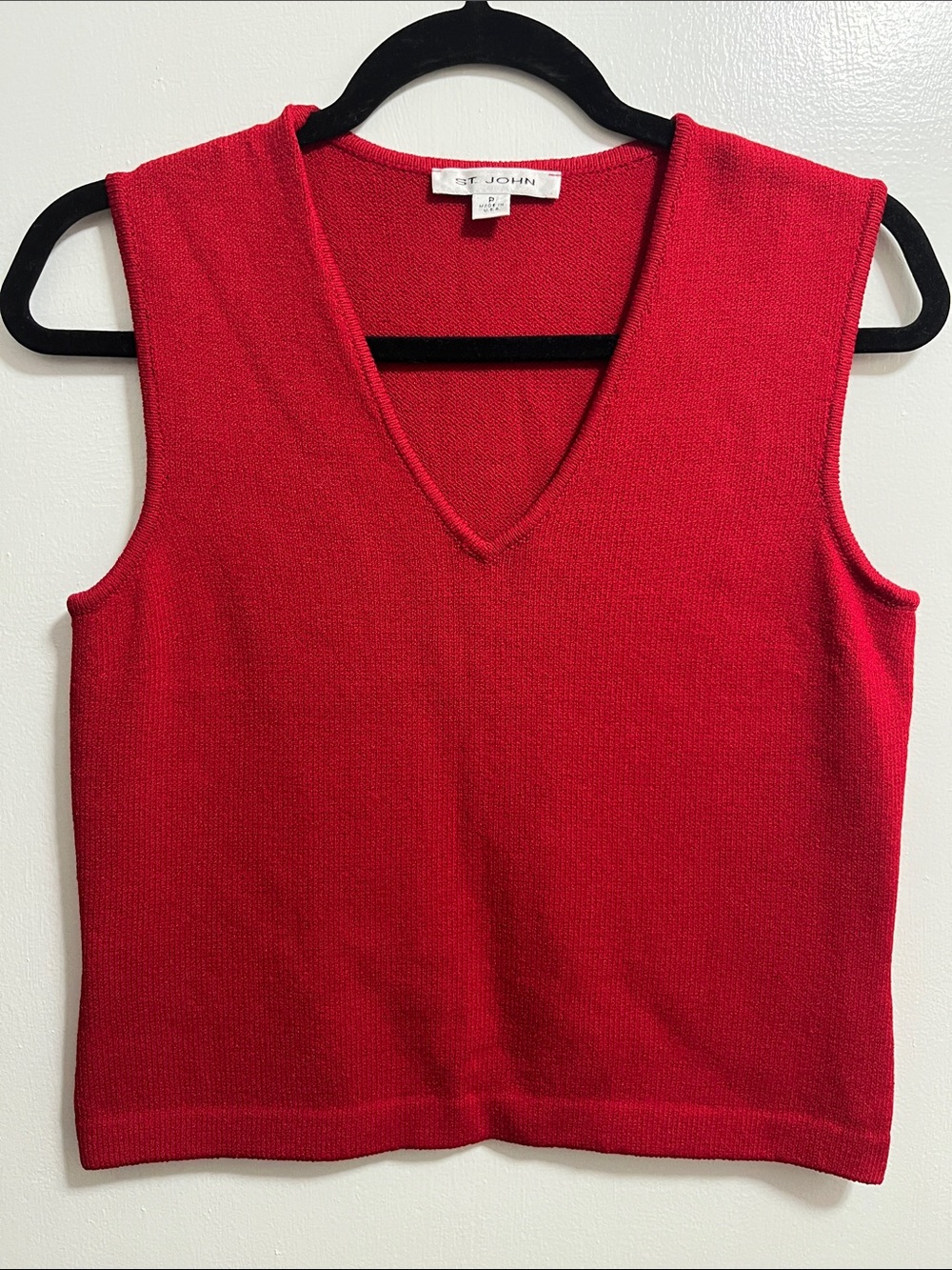 St. John Bright Red V-Neck Sleeveless Knit Tank